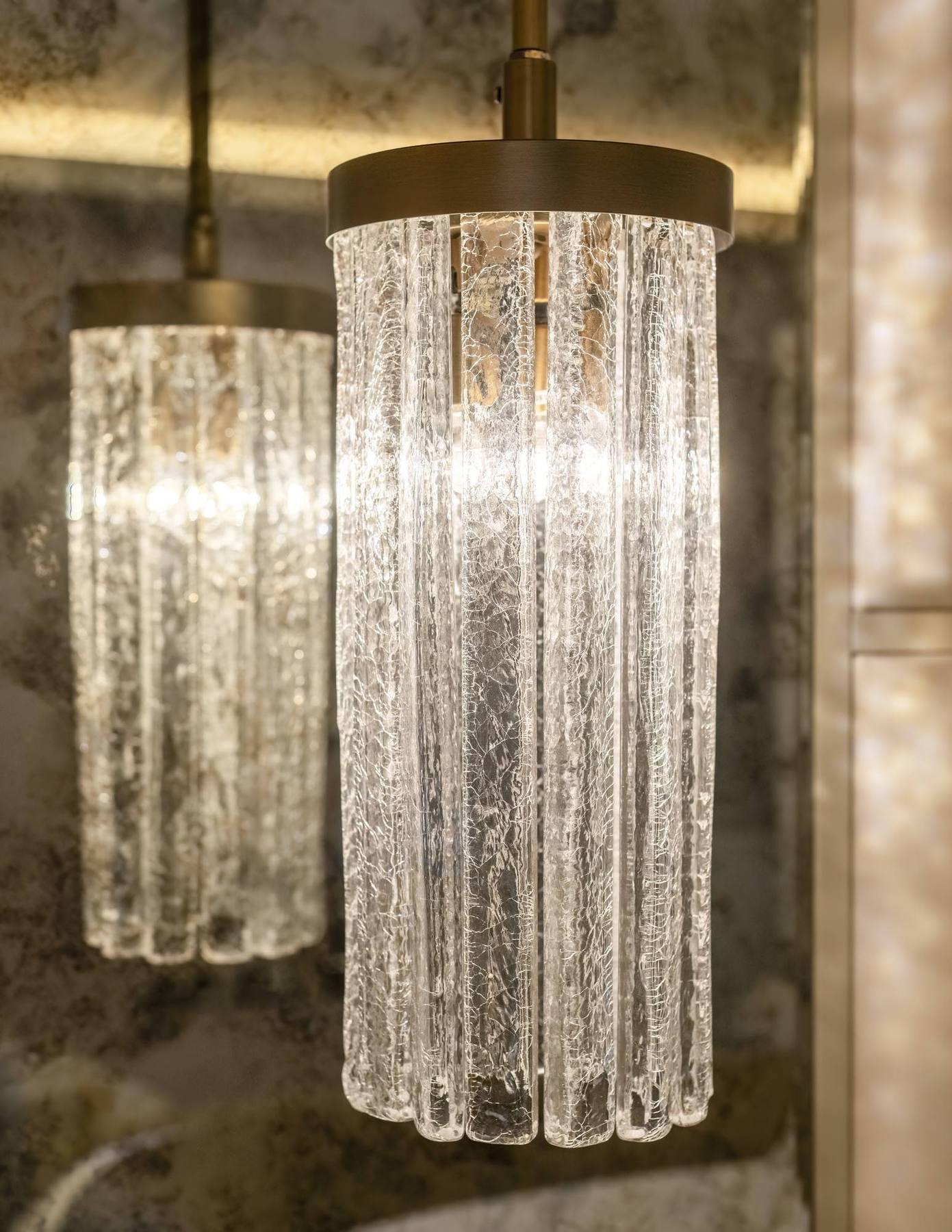Glass pendant light